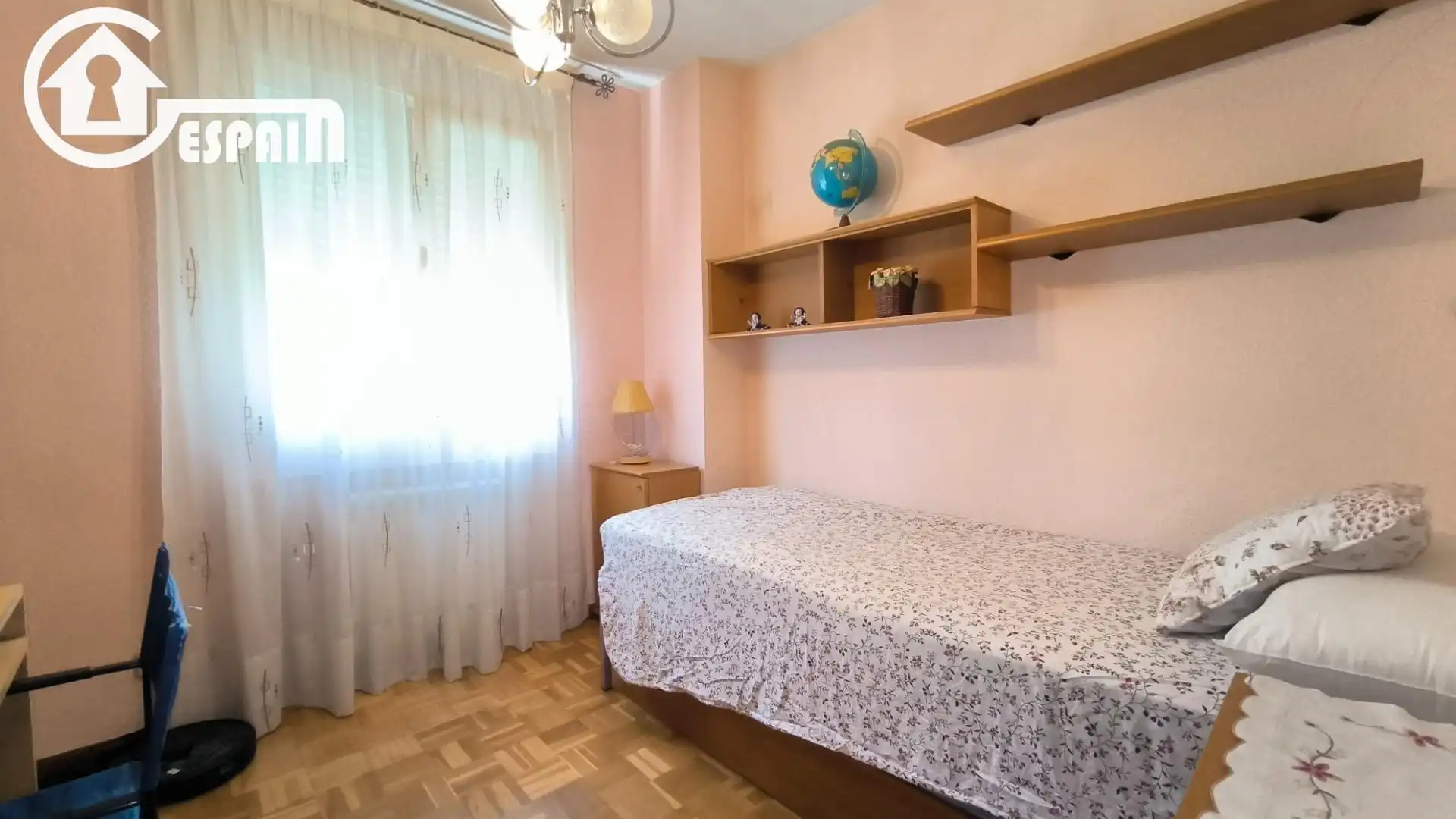 Bedroom of Flat for sale in Madrid  with Air Conditioner and Heating