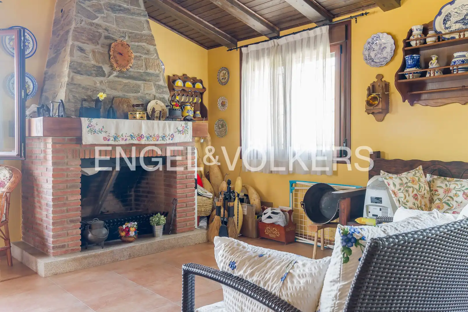 Sala de estar de Casa o chalet en venta en Berzocana con Calefacción, Jardín privado y Terraza