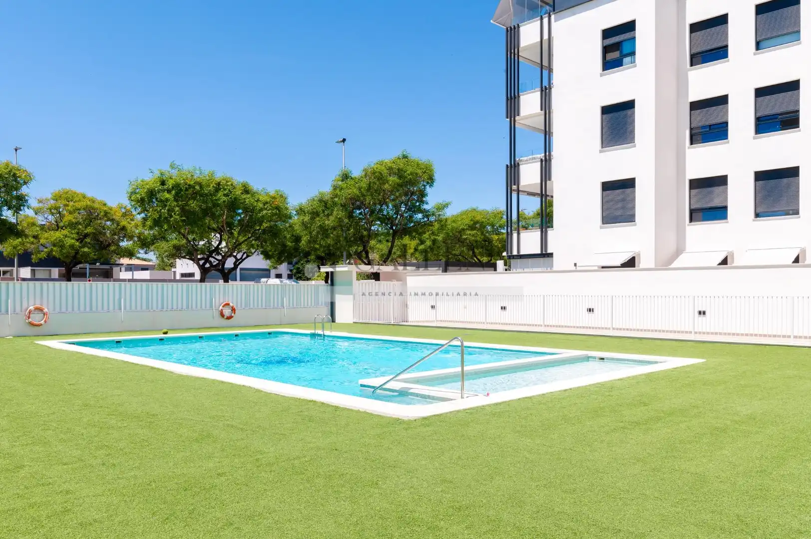 Piscina de Piso en venta en Castellón de la Plana / Castelló de la Plana con Aire acondicionado, Terraza y Trastero