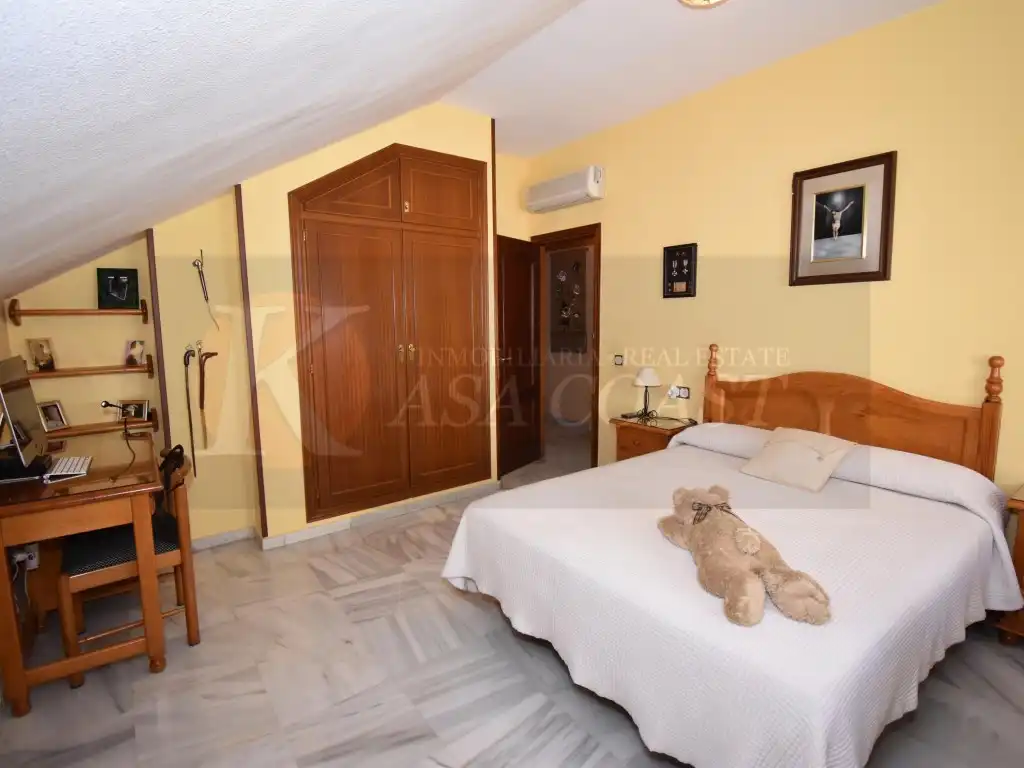 Habitación de Ático en venta en Fuengirola con Aire acondicionado, Jardín privado y Terraza