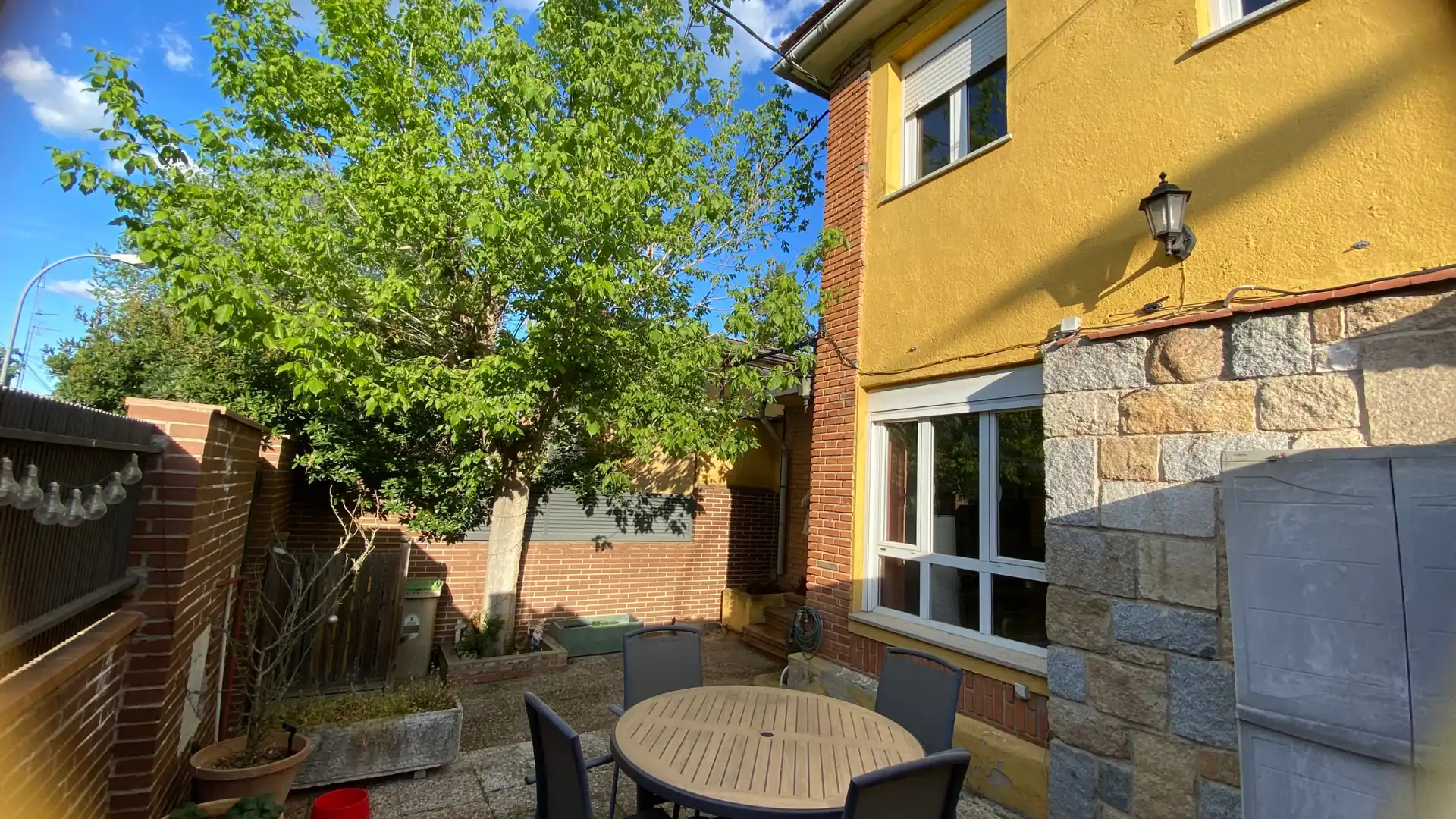 Terraza de Casa adosada en venta en Pozuelo de Alarcón con Aire acondicionado, Calefacción y Jardín privado
