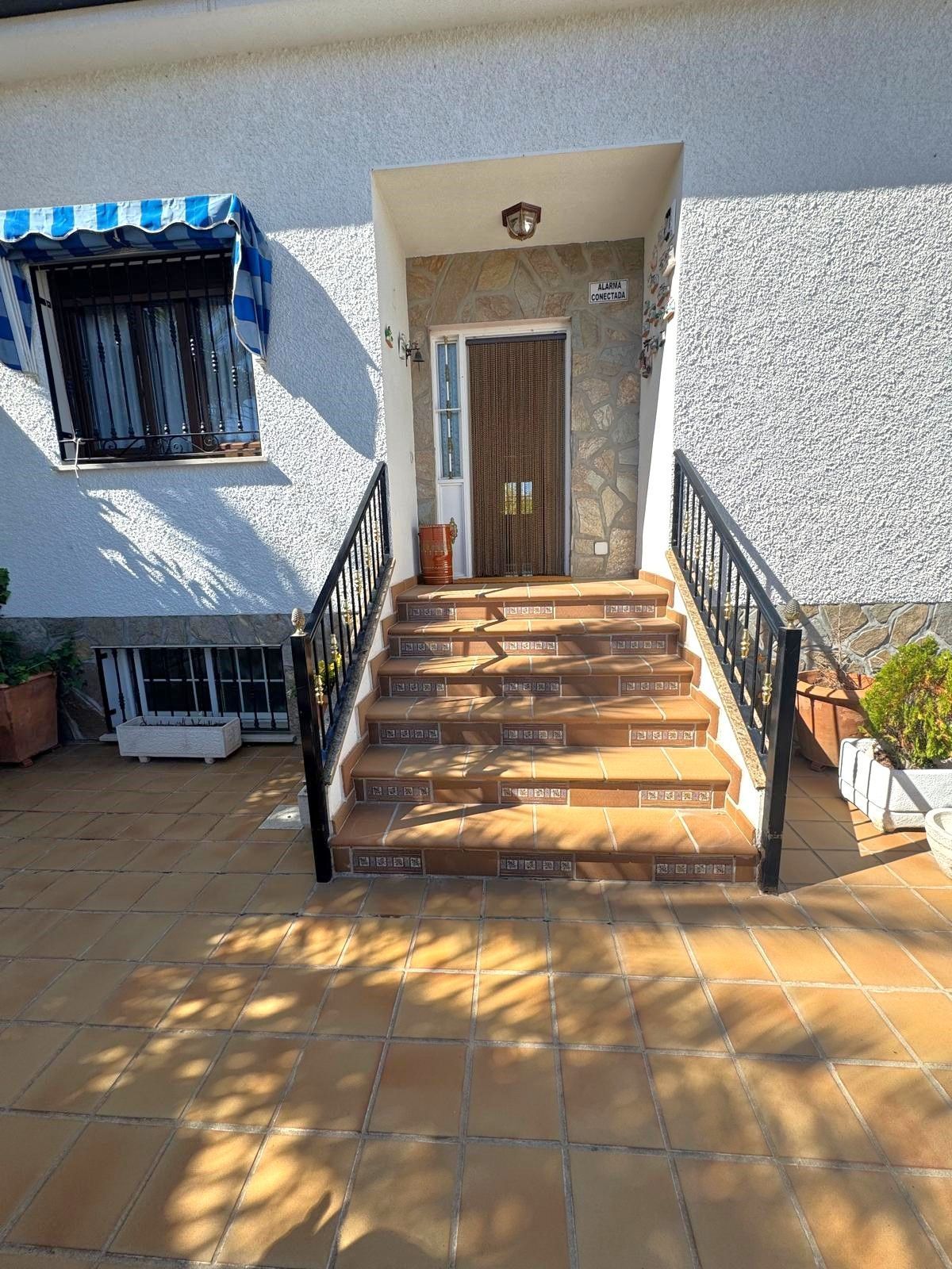 Casa o xalet en venda en Torres de la Alameda amb Calefacció, Jardí privat i Traster