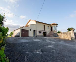 Vista exterior de Casa o xalet en venda en Santillana del Mar amb Calefacció i Jardí privat