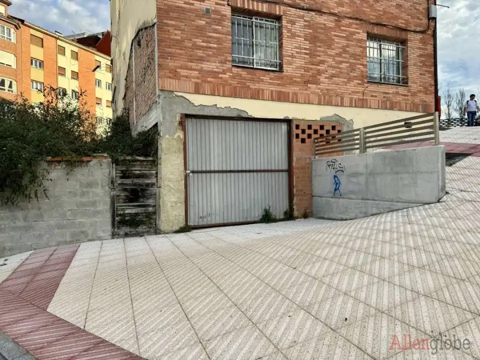 Vista exterior de Local de lloguer en San Lázaro - Otero - Villafría
