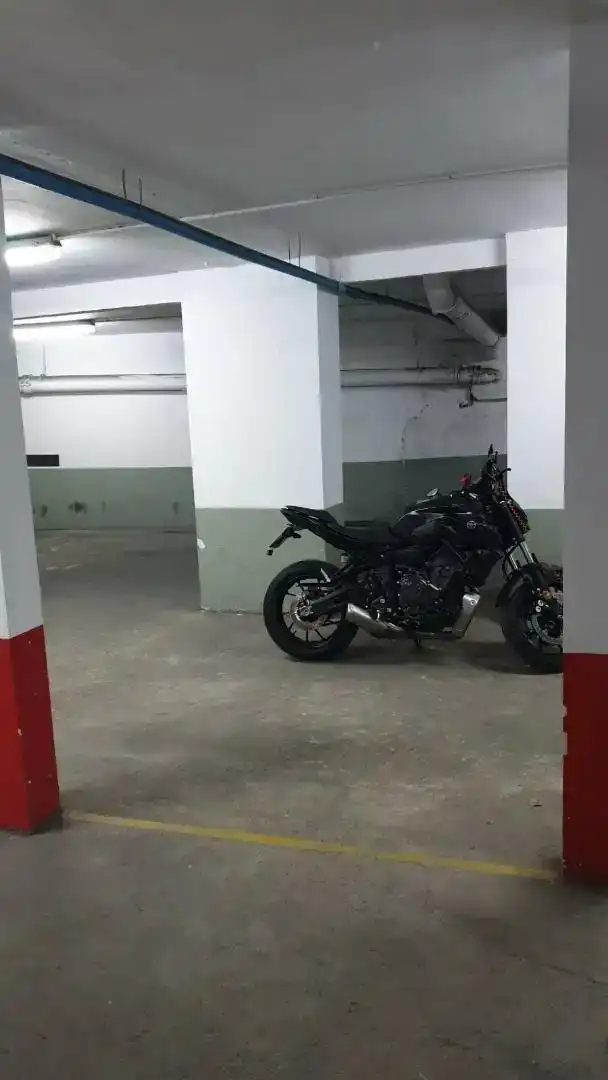 Außenansicht von Garage zur Miete in Cornellà de Llobregat