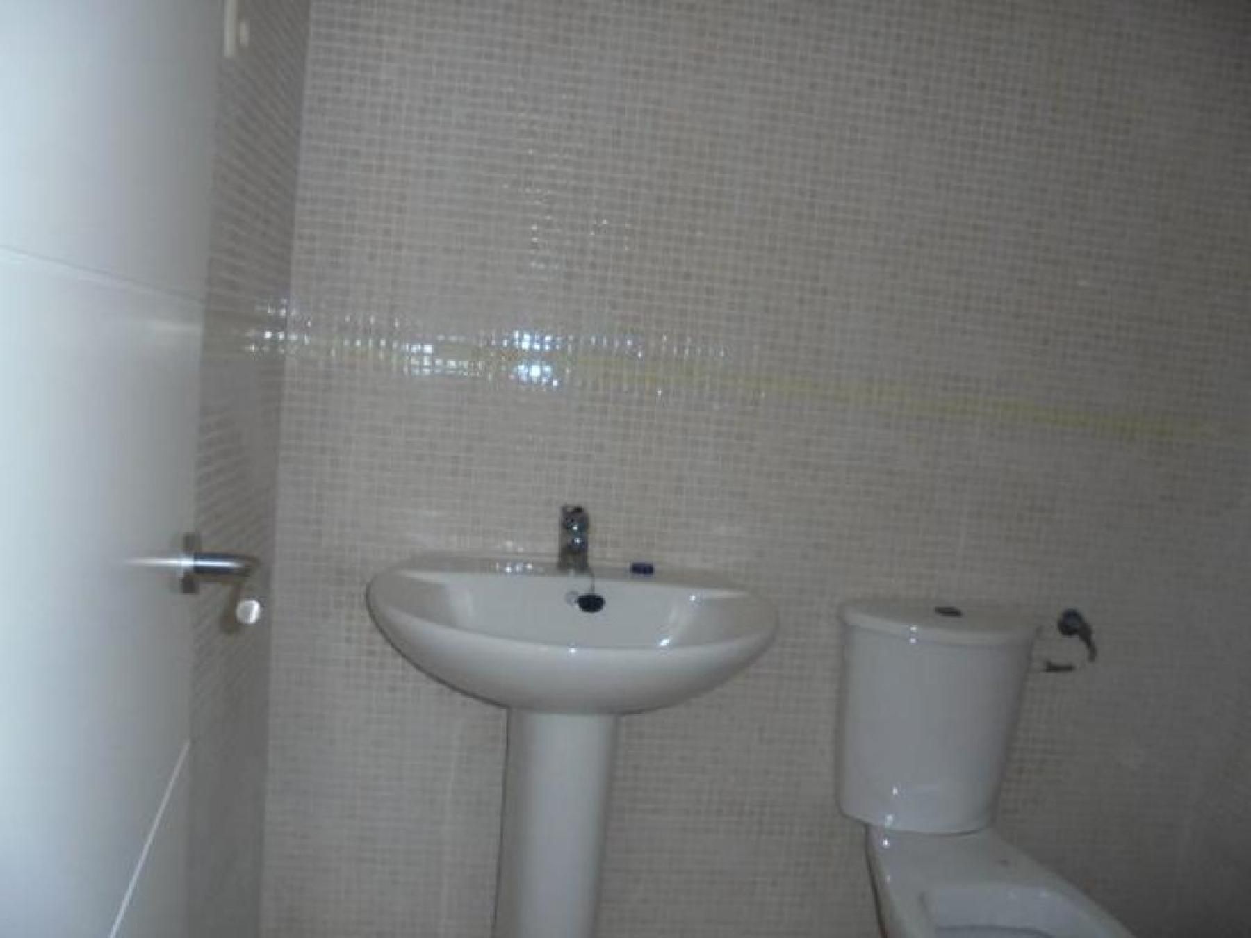 Bathroom of Flat for sale in Mota del Cuervo
