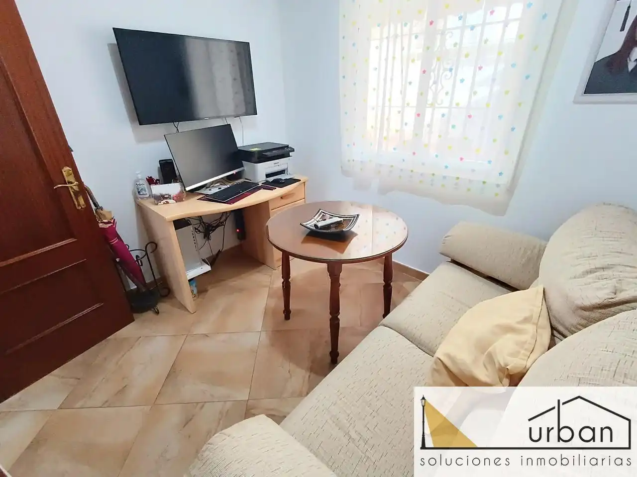 Wohnzimmer von Einfamilien-Reihenhaus zum Verkauf in Chipiona mit Klimaanlage, Abstellraum und Möbliert