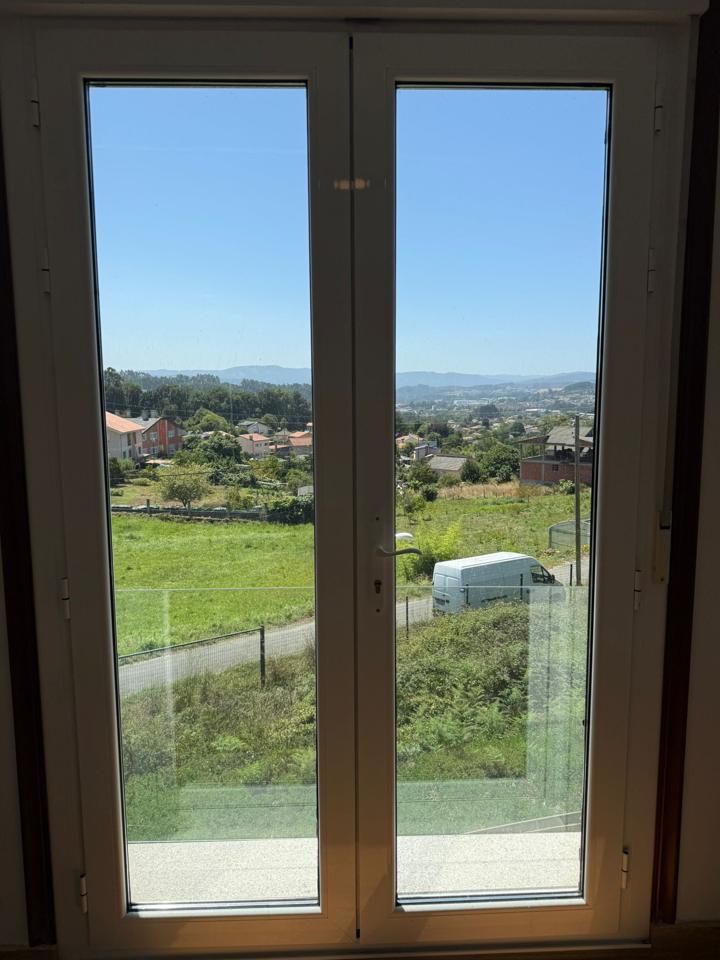 Vista exterior de Casa o chalet de alquiler en Oleiros con Calefacción y Jardín privado