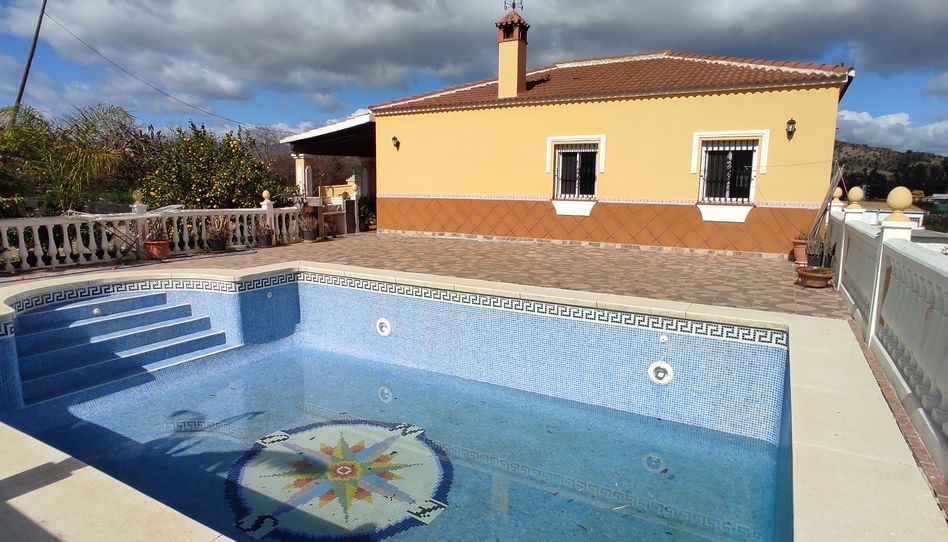 Photo 1 of Country house for sale in Avenida Reina Sofía, 1, Coín, Málaga