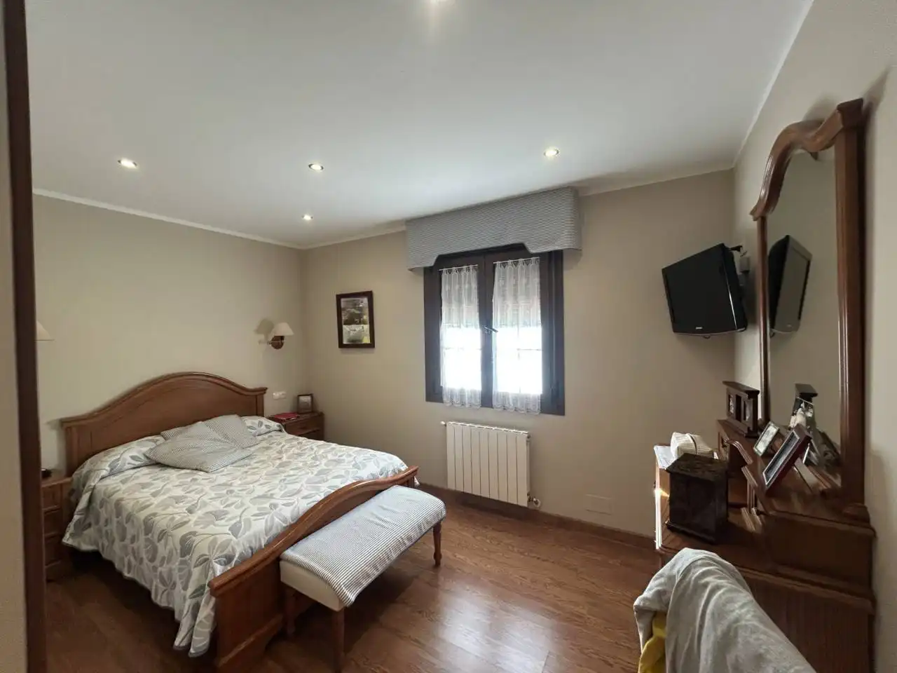 Schlafzimmer von Haus oder Chalet zum Verkauf in Llanes mit Heizung, Privatgarten und Terrasse