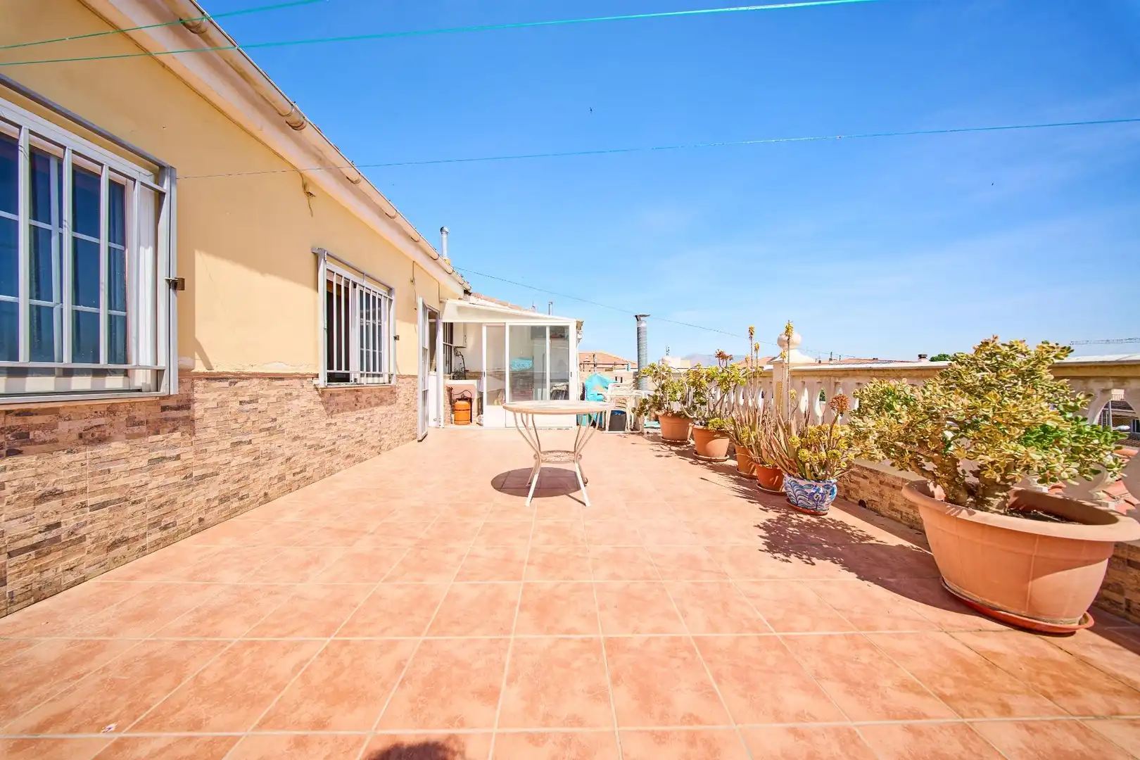 Terraza de Casa adosada en venta en Baza con Calefacción, Terraza y Trastero