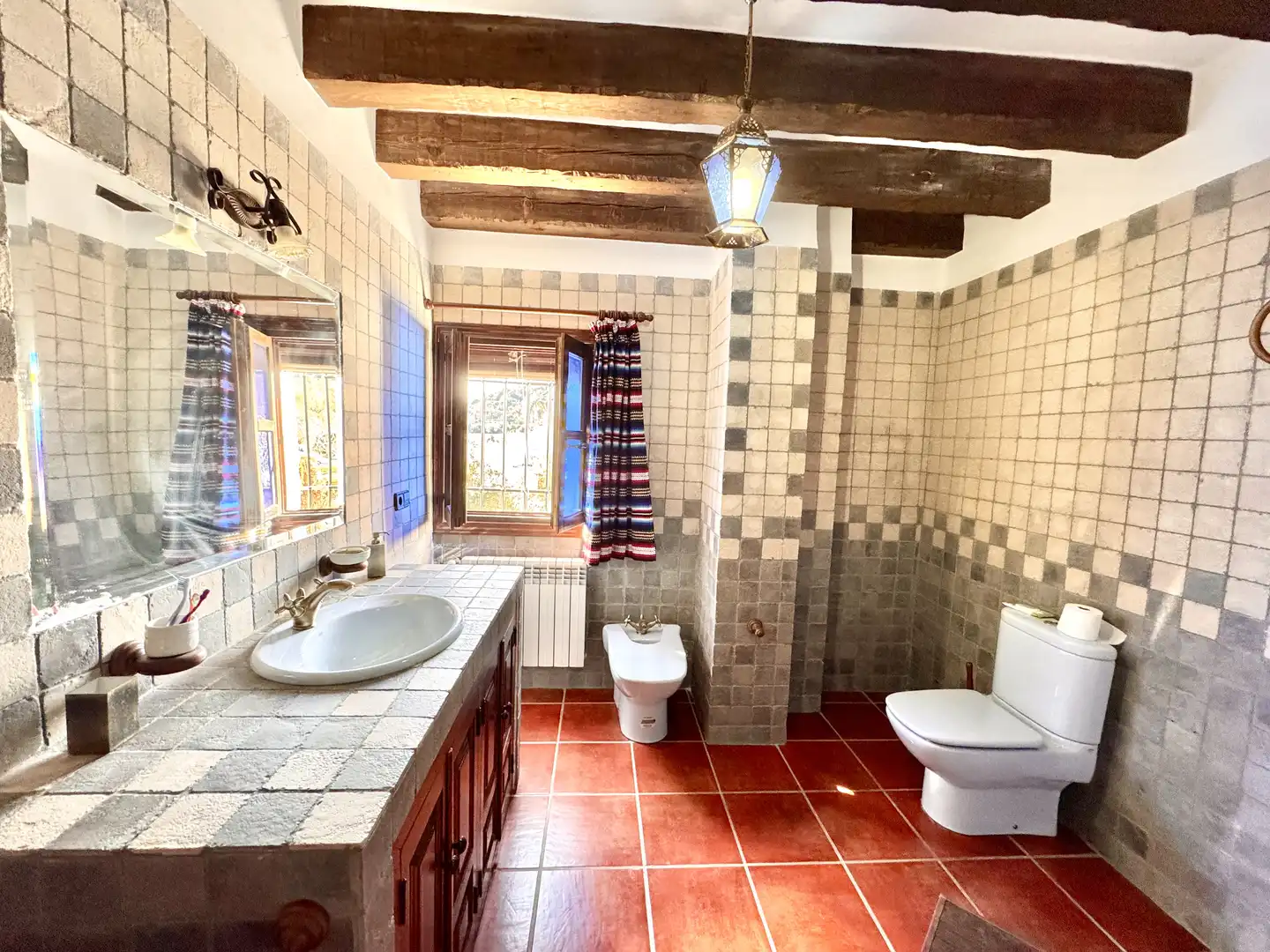 Bathroom of Buildings for sale in Juviles  with Alarm