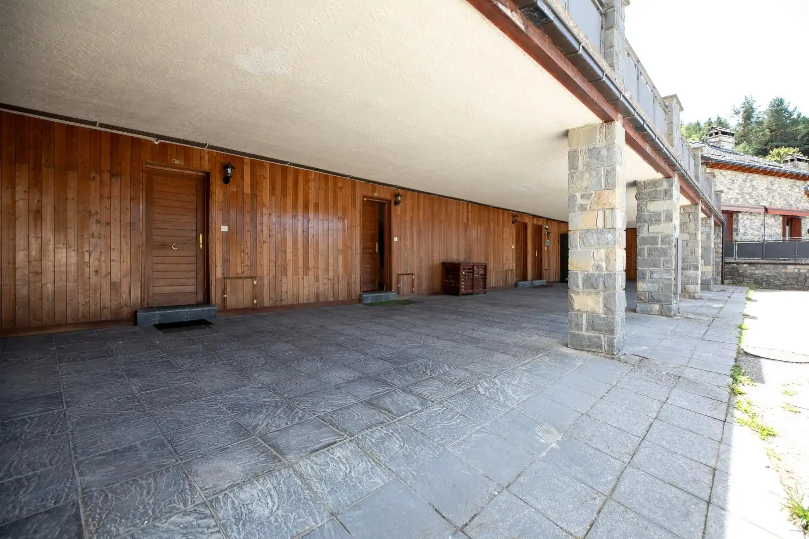 Aparcament de Casa adosada en venda en Villanúa amb Calefacció, Jardí privat i Parquet