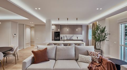 Foto 4 de Apartamento en venta en Calle del Poeta Esteban de Villegas, Jerónimos, Madrid Capital