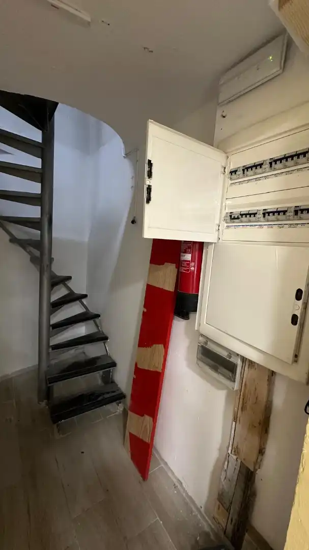 Local de alquiler en Burgos con Aire acondicionado y Alarma