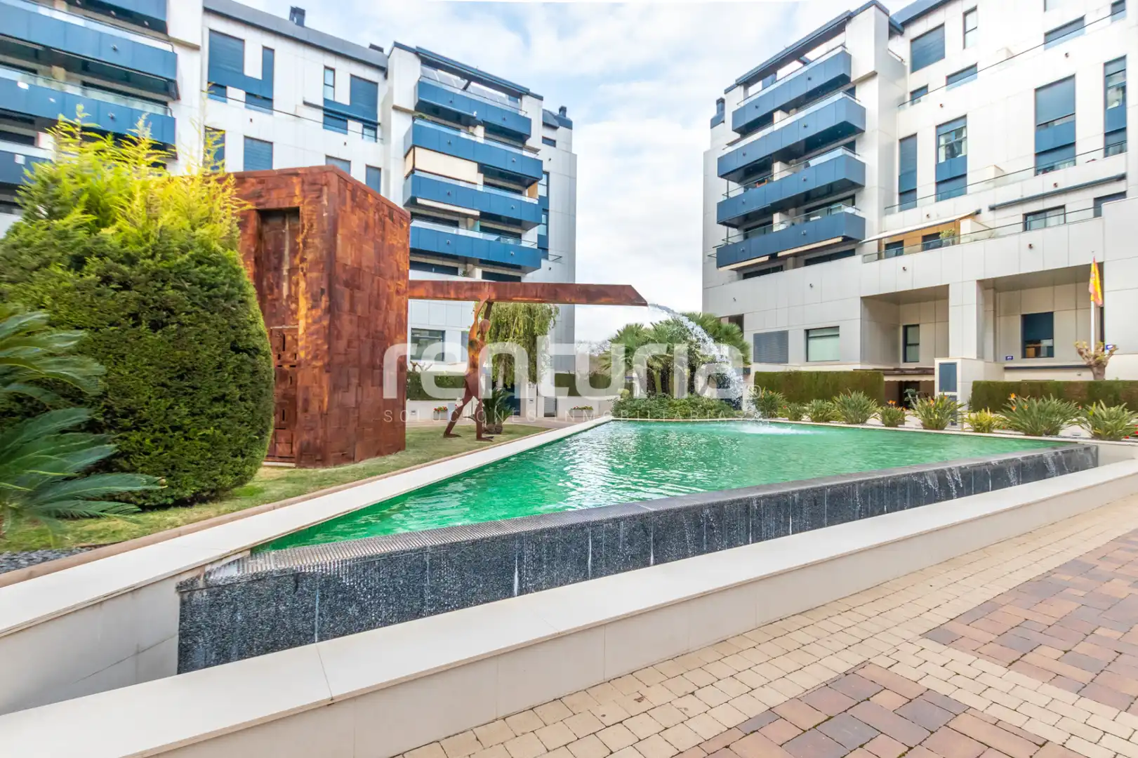 Piscina de Apartament de lloguer en Valencia amb Aire condicionat, Calefacció i Piscina