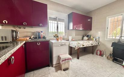 Kitchen of House or chalet for sale in Dos Hermanas  with Air Conditioner, Heating and Private garden