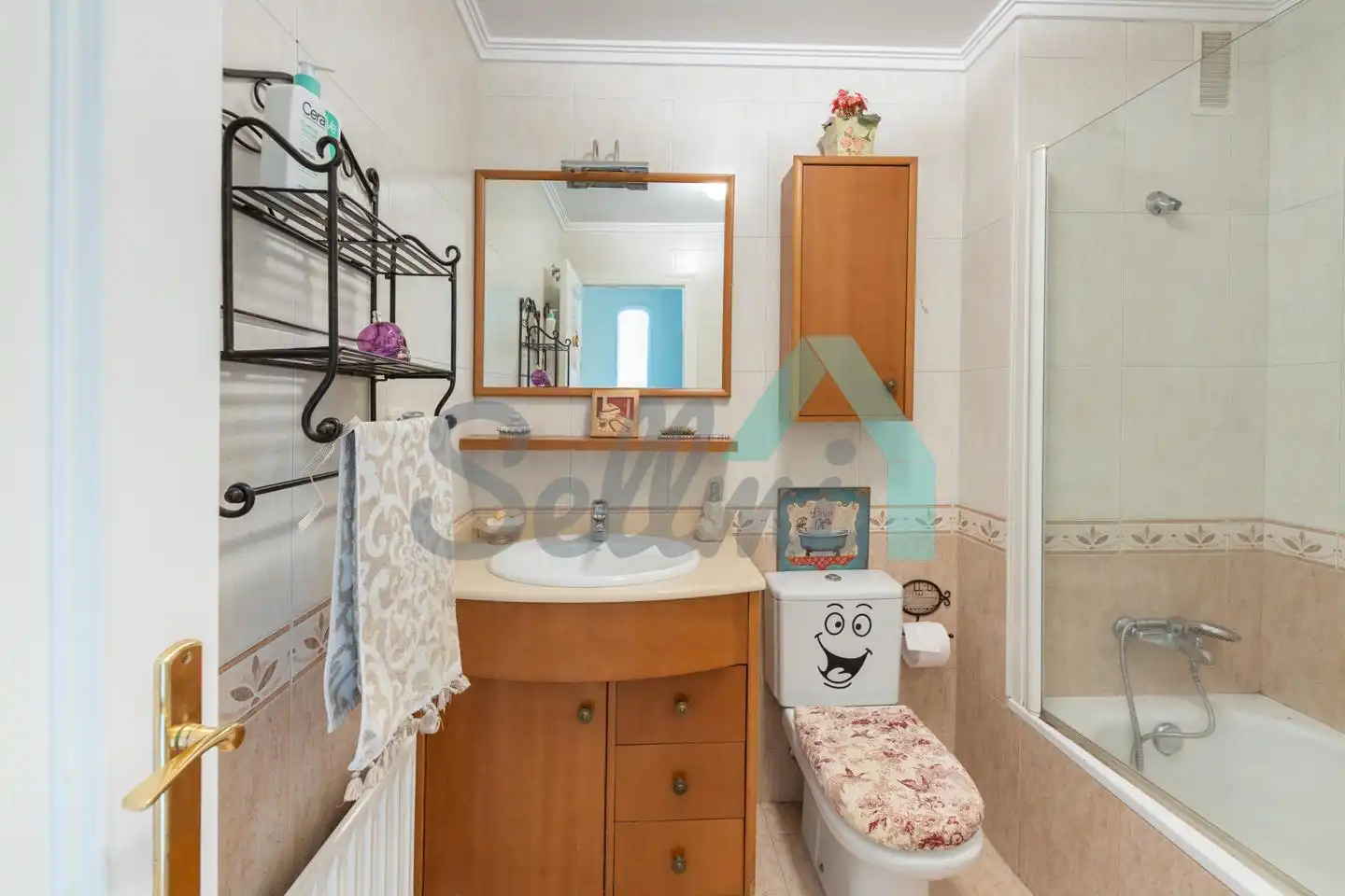 Badezimmer von Wohnung zur untervermieten in Siero mit Heizung, Privatgarten und Parkett