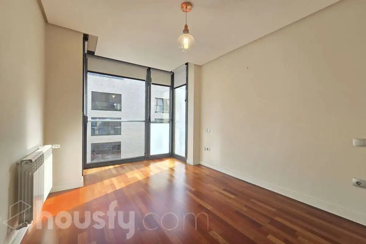 Exterior view of Flat for rent in Madrid  with Air Conditioner, Heating and Storage room