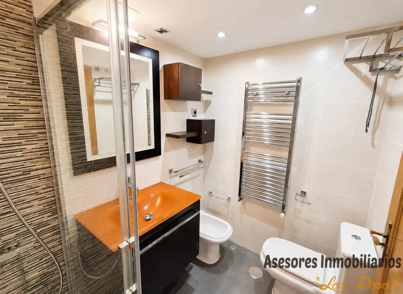 Badezimmer von Wohnung zum Verkauf in Madrid mit Klimaanlage, Heizung und Parkett