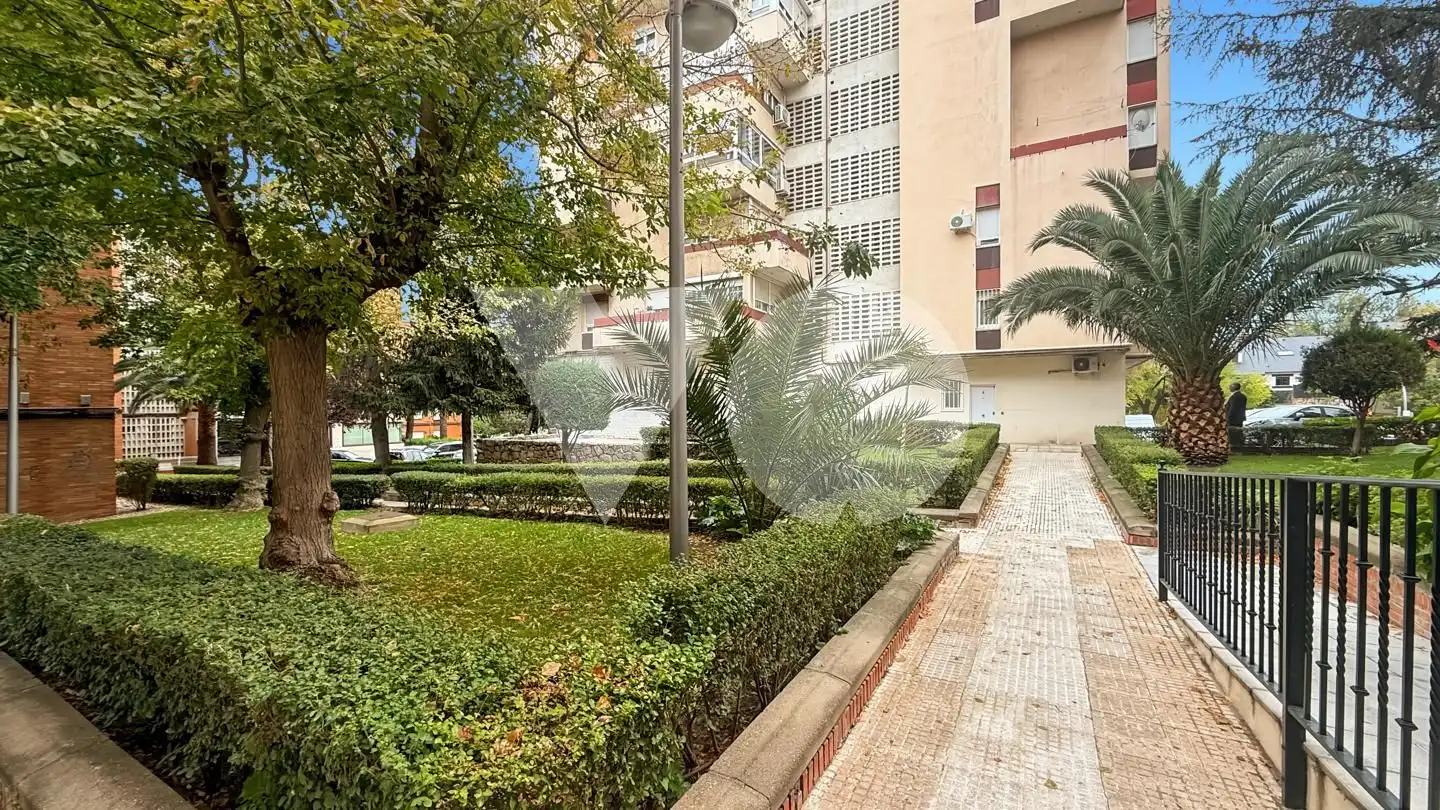 Exterior view of Study for sale in Hortaleza