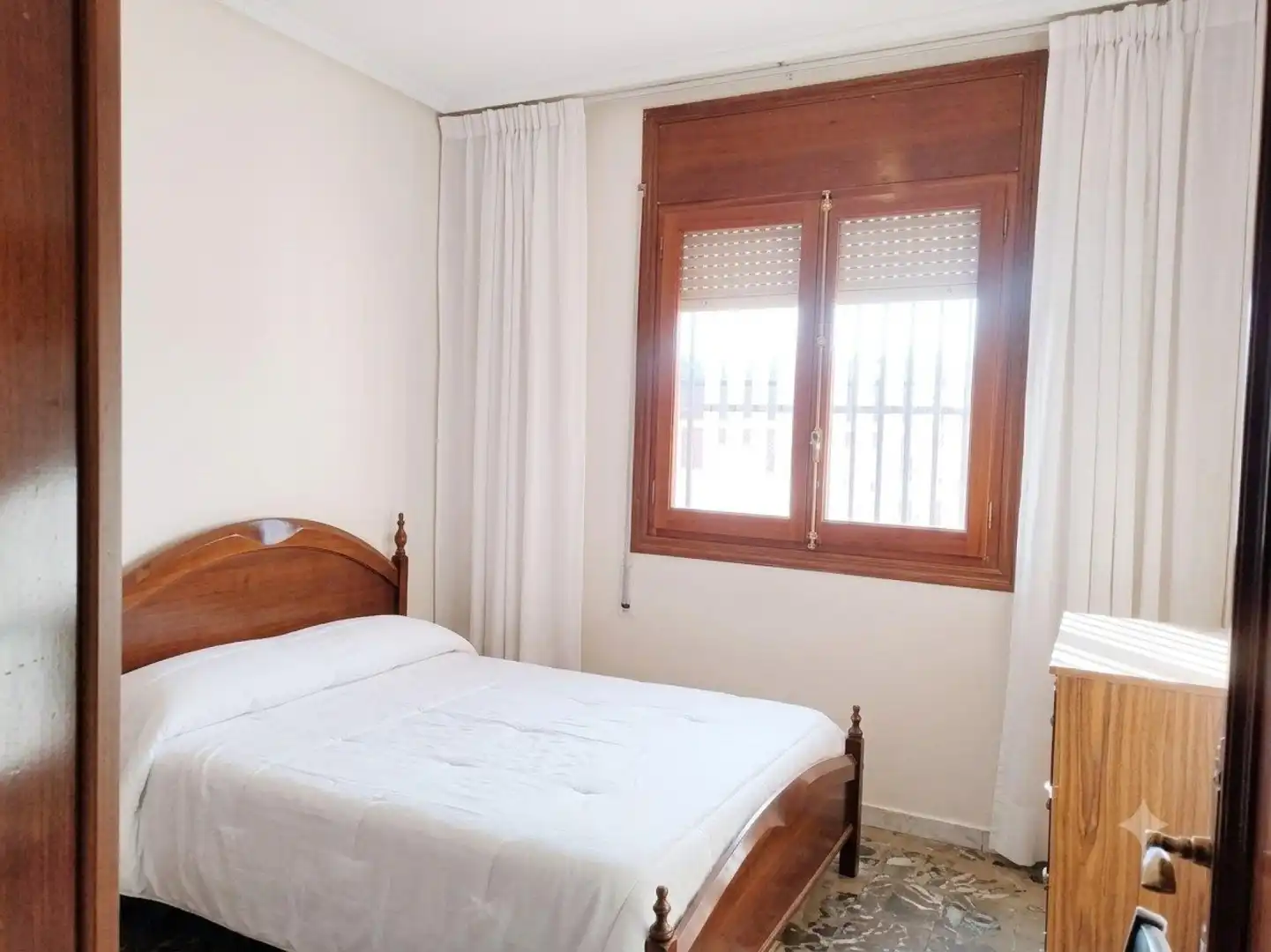 Dormitori de Casa o xalet en venda en Andorra (Teruel) amb Calefacció, Terrassa i Piscina