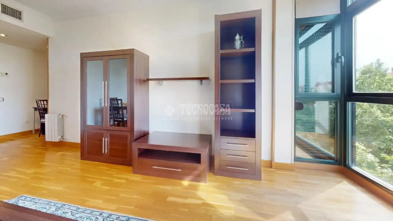 Living room of Flat for rent in Madrid  with Air Conditioner, Heating and Community pool