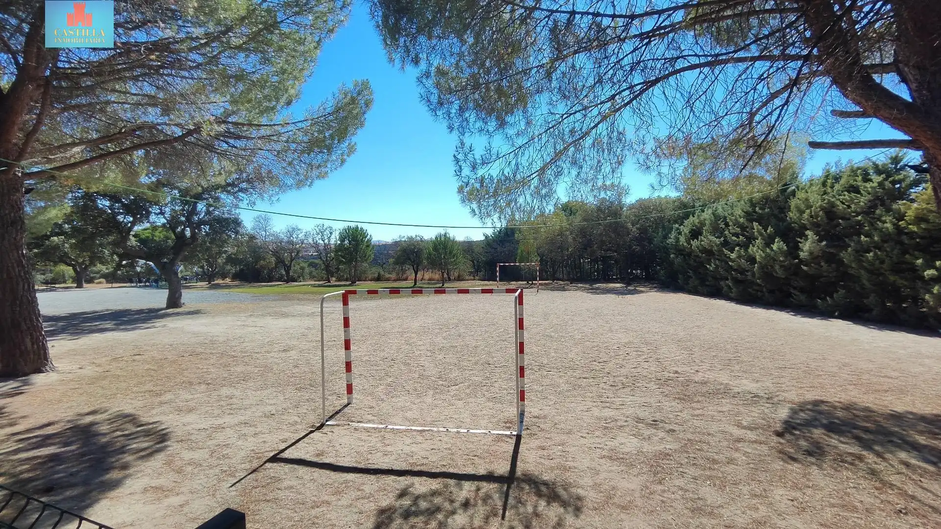 Aparcament de Casa o xalet en venda en Peñalba de Ávila amb Calefacció, Jardí privat i Traster
