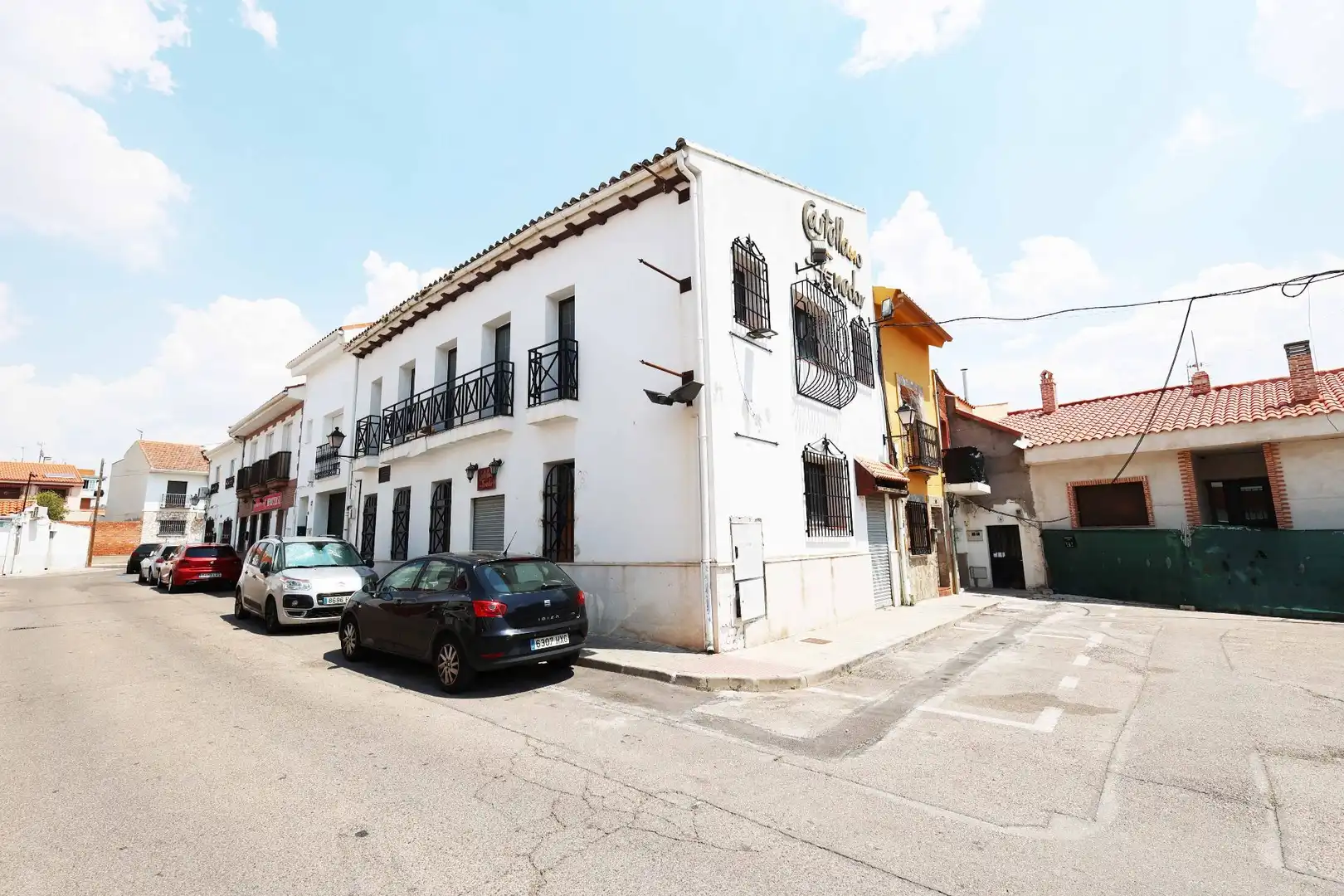 Gemischtgenutztes Gebäude zum Verkauf in Torres de la Alameda, imagen 2