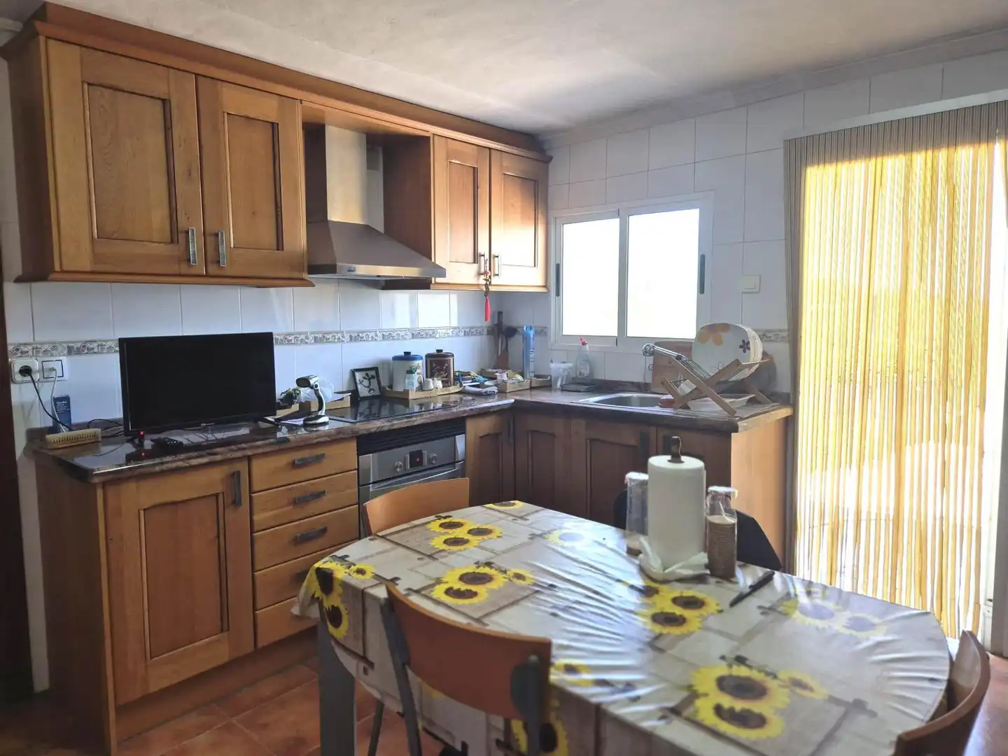 Cuina de Casa o xalet en venda en Llíria amb Terrassa i Piscina comunitària