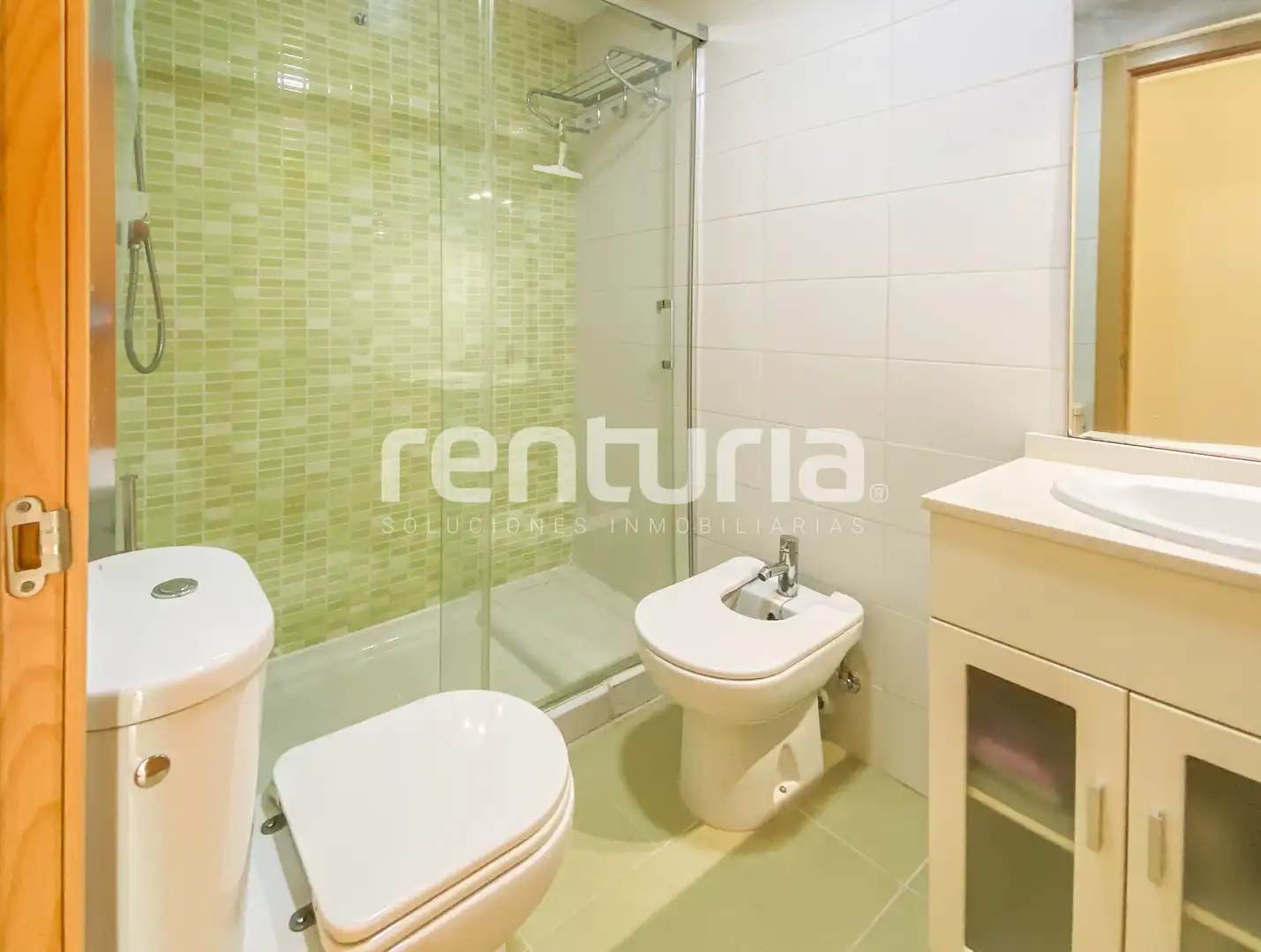 Badezimmer von Dachboden zur Miete in Almenara mit Klimaanlage, Privatgarten und Terrasse