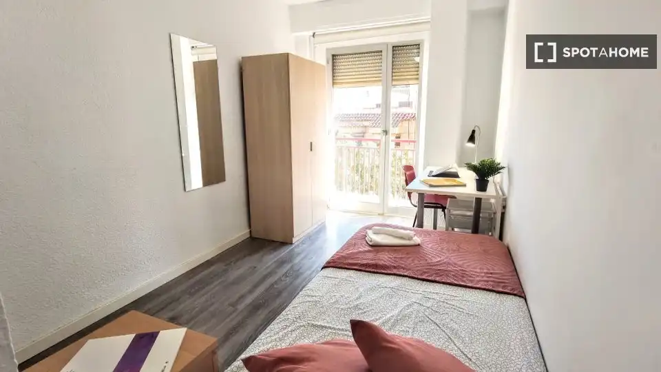 Habitación de Piso de alquiler en Burjassot con Aire acondicionado, Calefacción y Amueblado