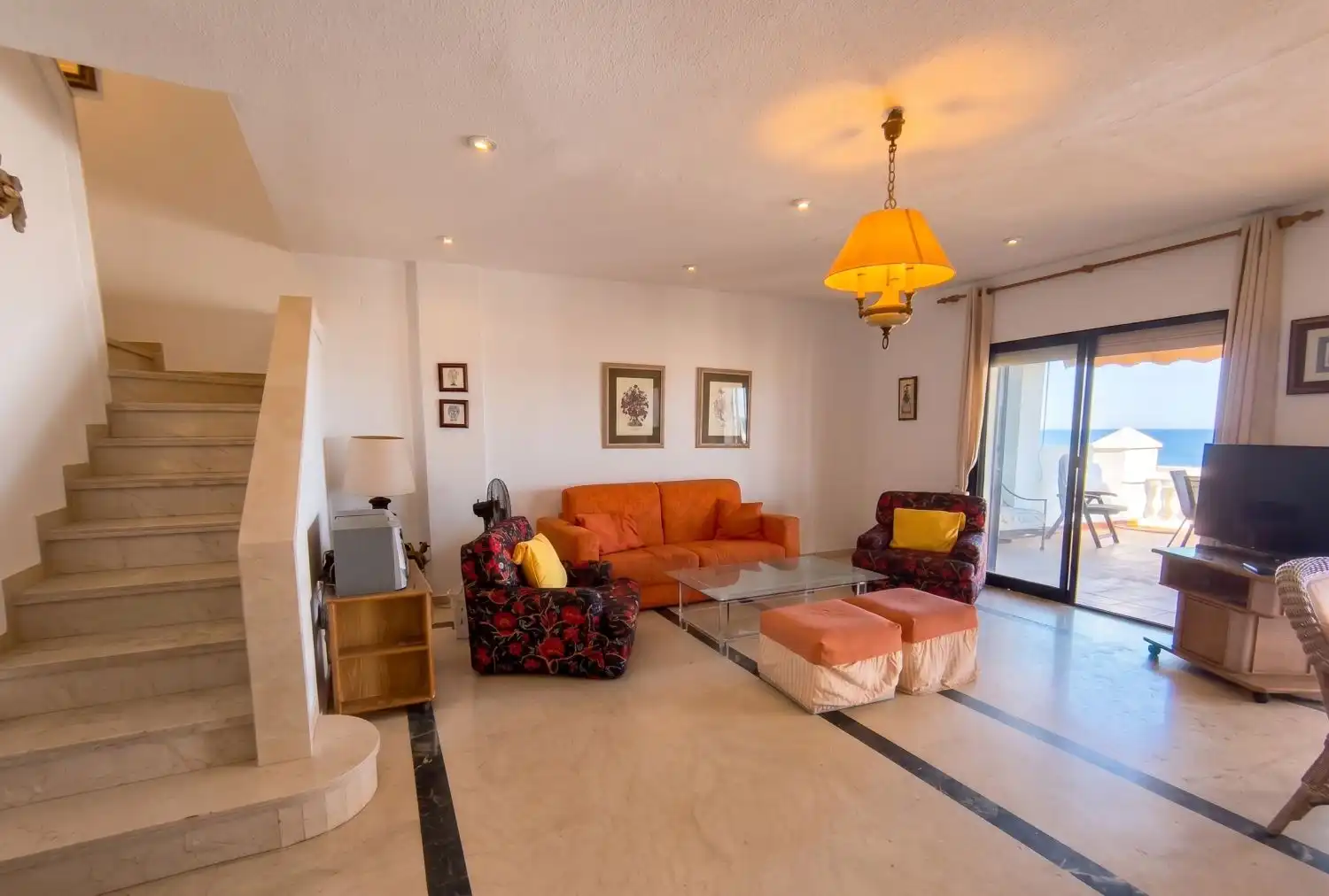 Sala d'estar de Casa o xalet en venda en Motril amb Jardí privat, Terrassa i Balcó