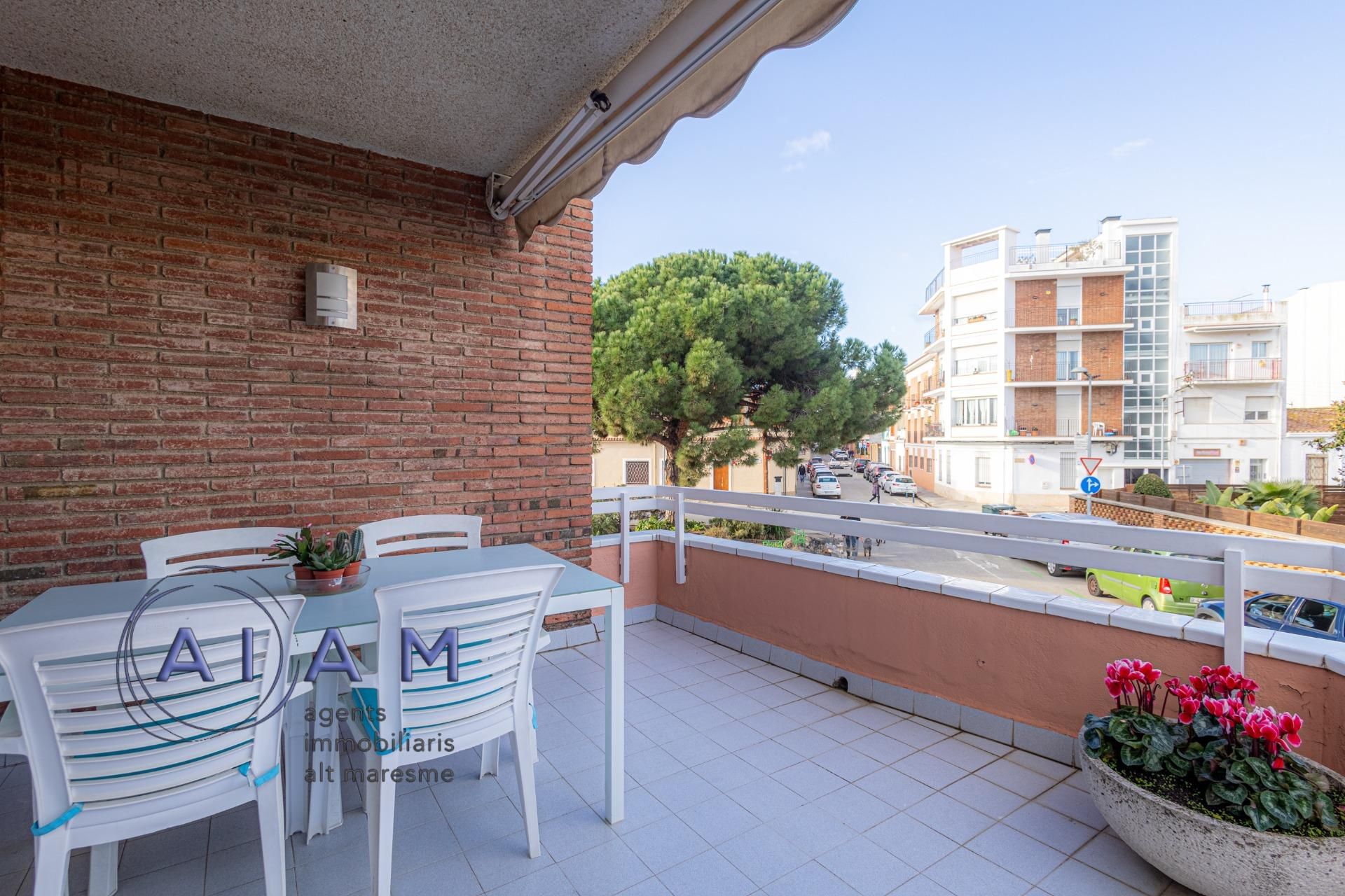 Terraza de Casa adosada en venta en Pineda de Mar con Aire acondicionado, Calefacción y Jardín privado