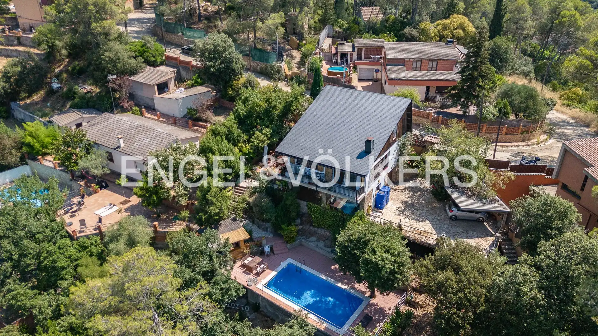 Vista exterior de Casa o xalet en venda en Molins de Rei amb Aire condicionat, Calefacció i Jardí privat