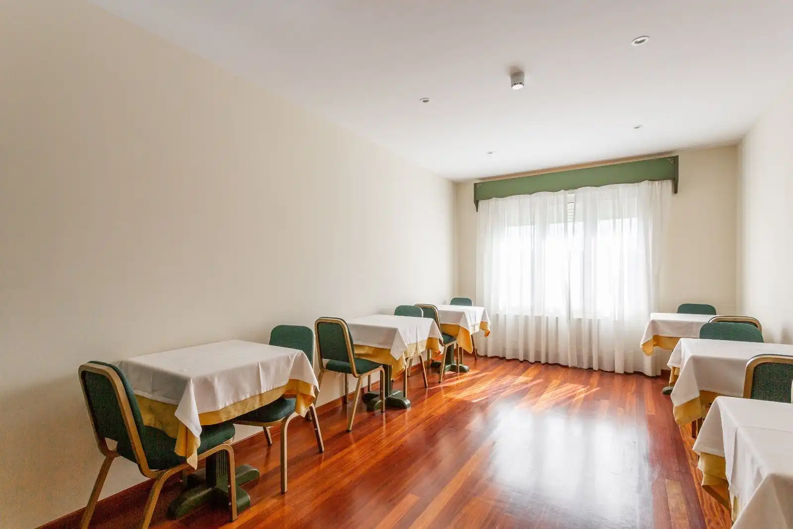 Dining room of Buildings for sale in Yesa