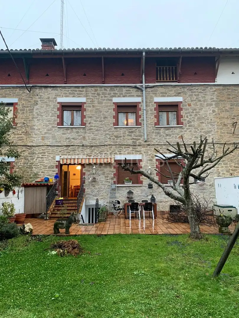 Vista exterior de Casa o xalet en venda en Vitoria - Gasteiz
