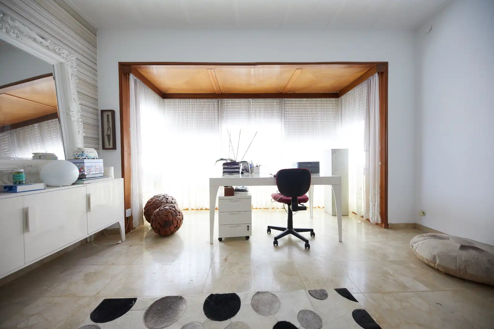 Sala d'estar de Casa adosada en venda en Vilanova i la Geltrú amb Aire condicionat, Terrassa i Balcó