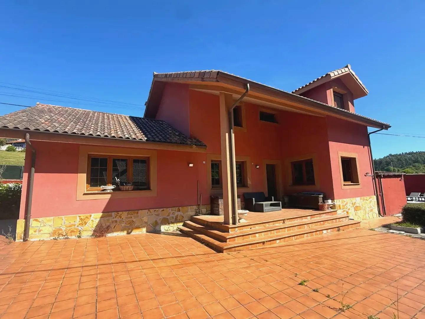 Vista exterior de Casa o chalet en venta en Castrillón con Calefacción, Jardín privado y Piscina