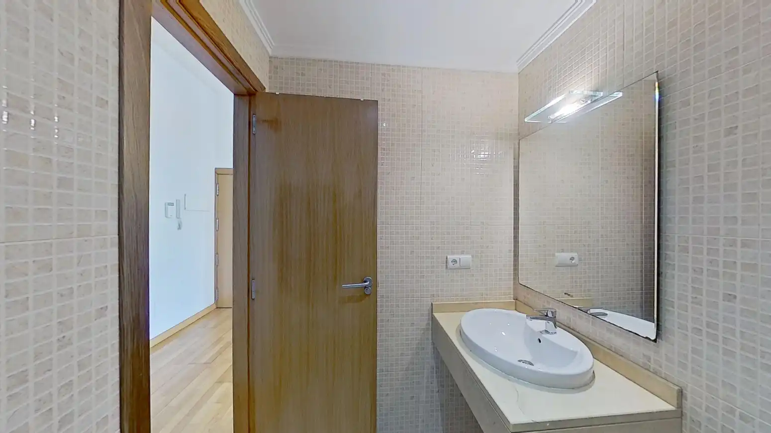 Baño de Ático en venta en Santander con Calefacción, Terraza y Trastero