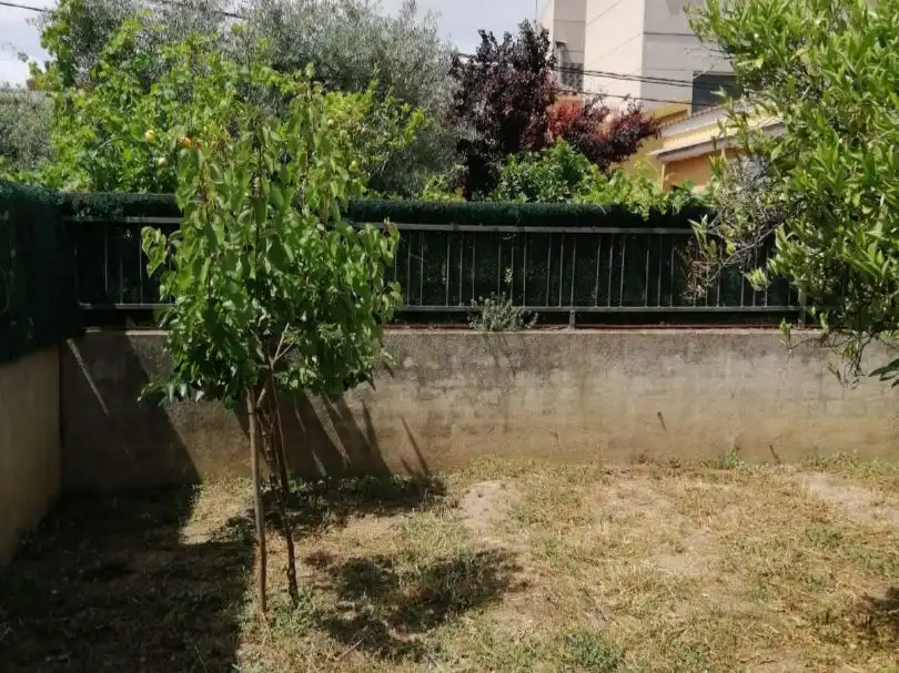Doppelhaushälfte mit Garten zum Verkauf in Plaça Montserrat 11, imagen 3