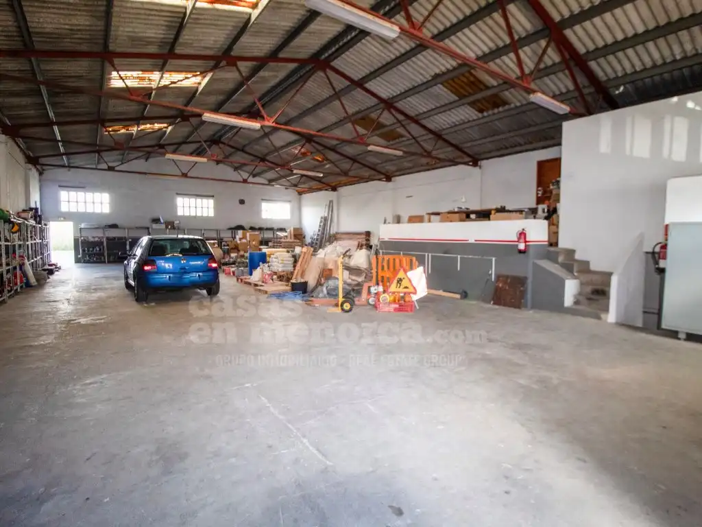 Nau industrial en venda en Es Castell