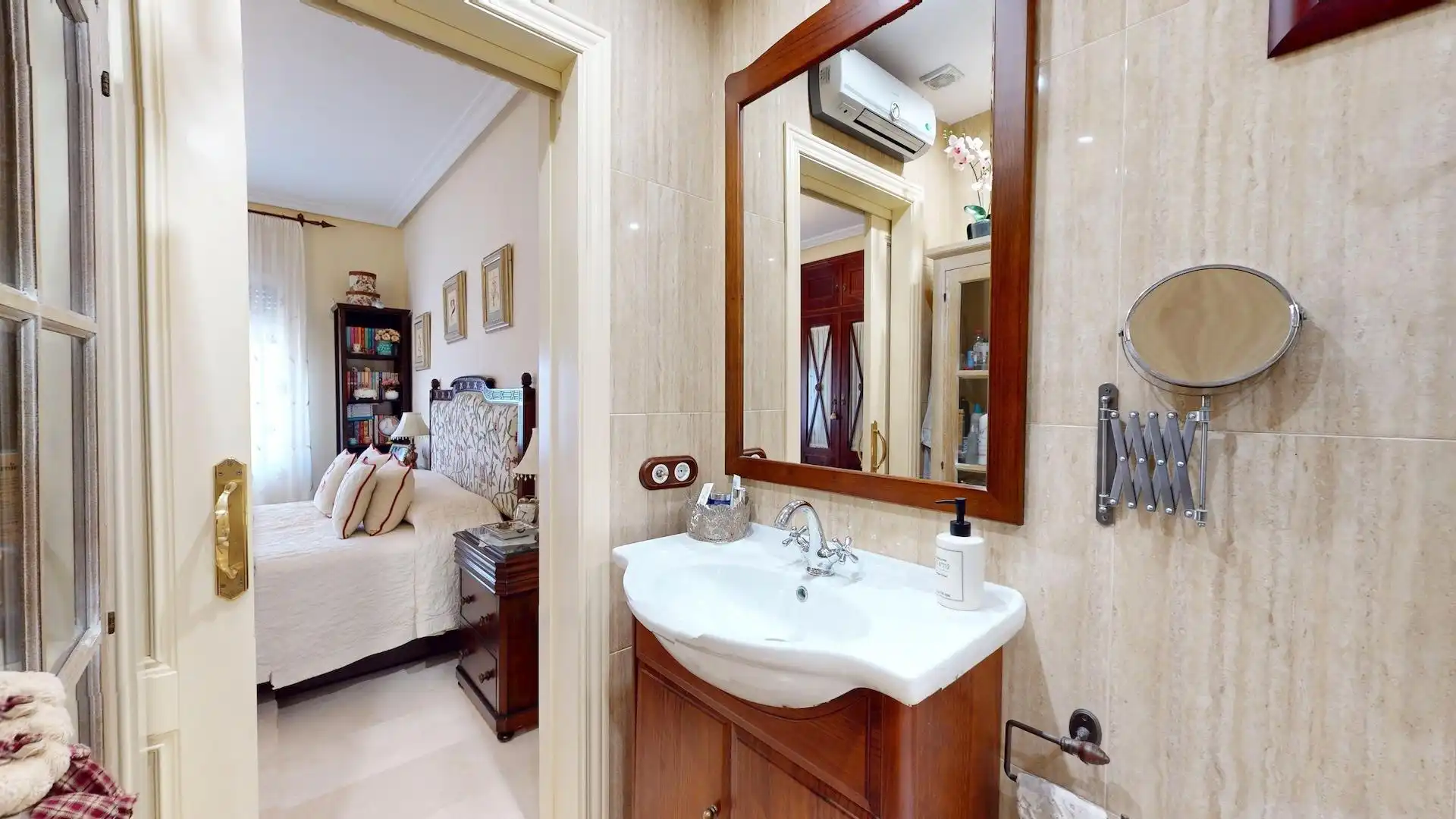 Bathroom of Houses for sale in Córdoba  with Air Conditioner, Private garden and Terrace