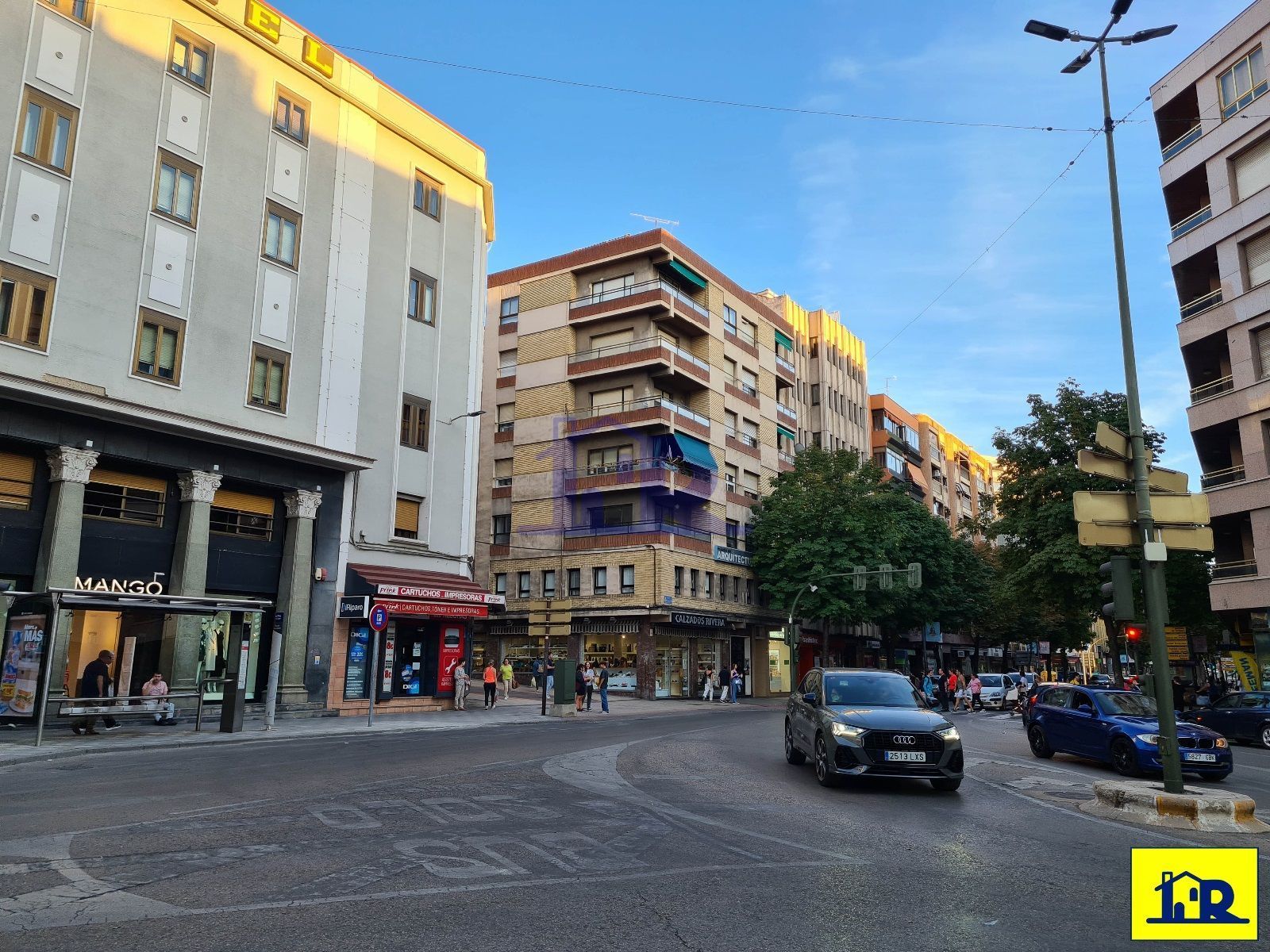 Vista exterior de Piso en venta en Cuenca Capital con Calefacción, Terraza y Balcón