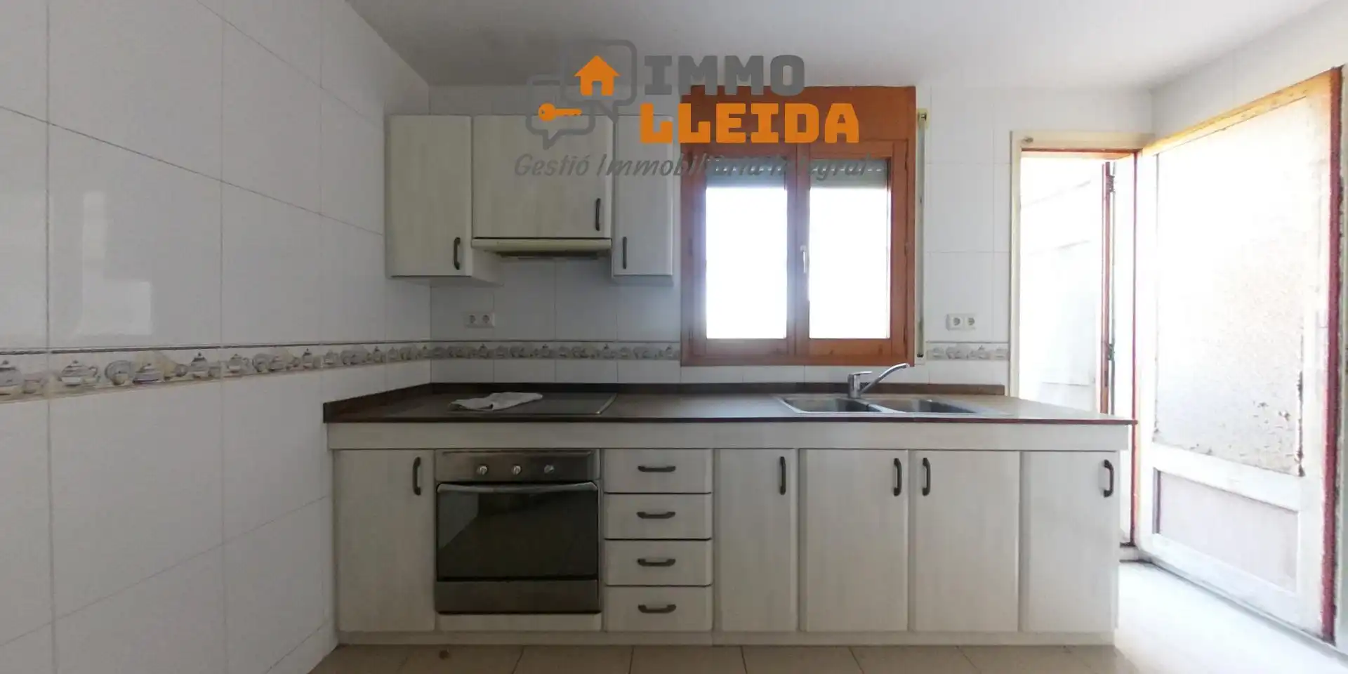 Vista exterior de Casa adosada en venda en Sudanell amb Calefacció, Terrassa i Traster