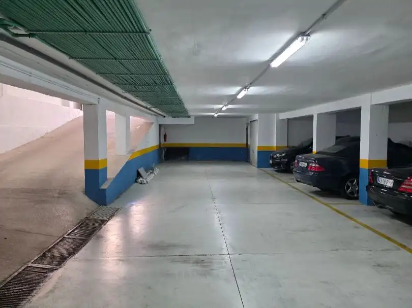 Parkplatz von Garage zum Verkauf in Melilla