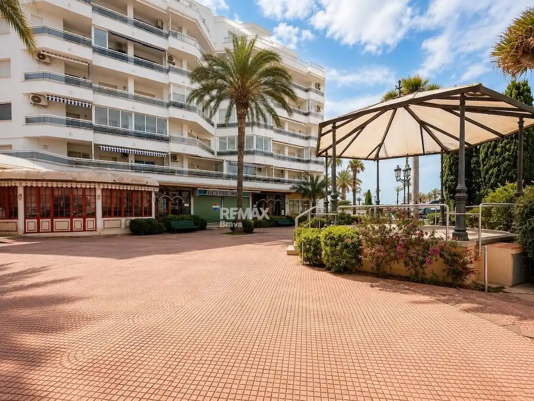 Vista exterior de Piso en venta en Empuriabrava con Terraza y Balcón
