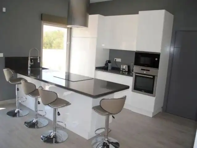 Villa zum Verkauf in El Pinós / Pinoso