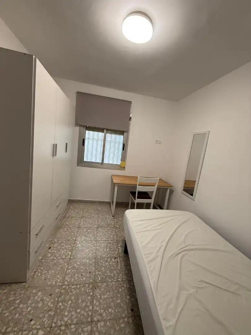 Habitación de Piso para compartir en Jaén con Amueblado