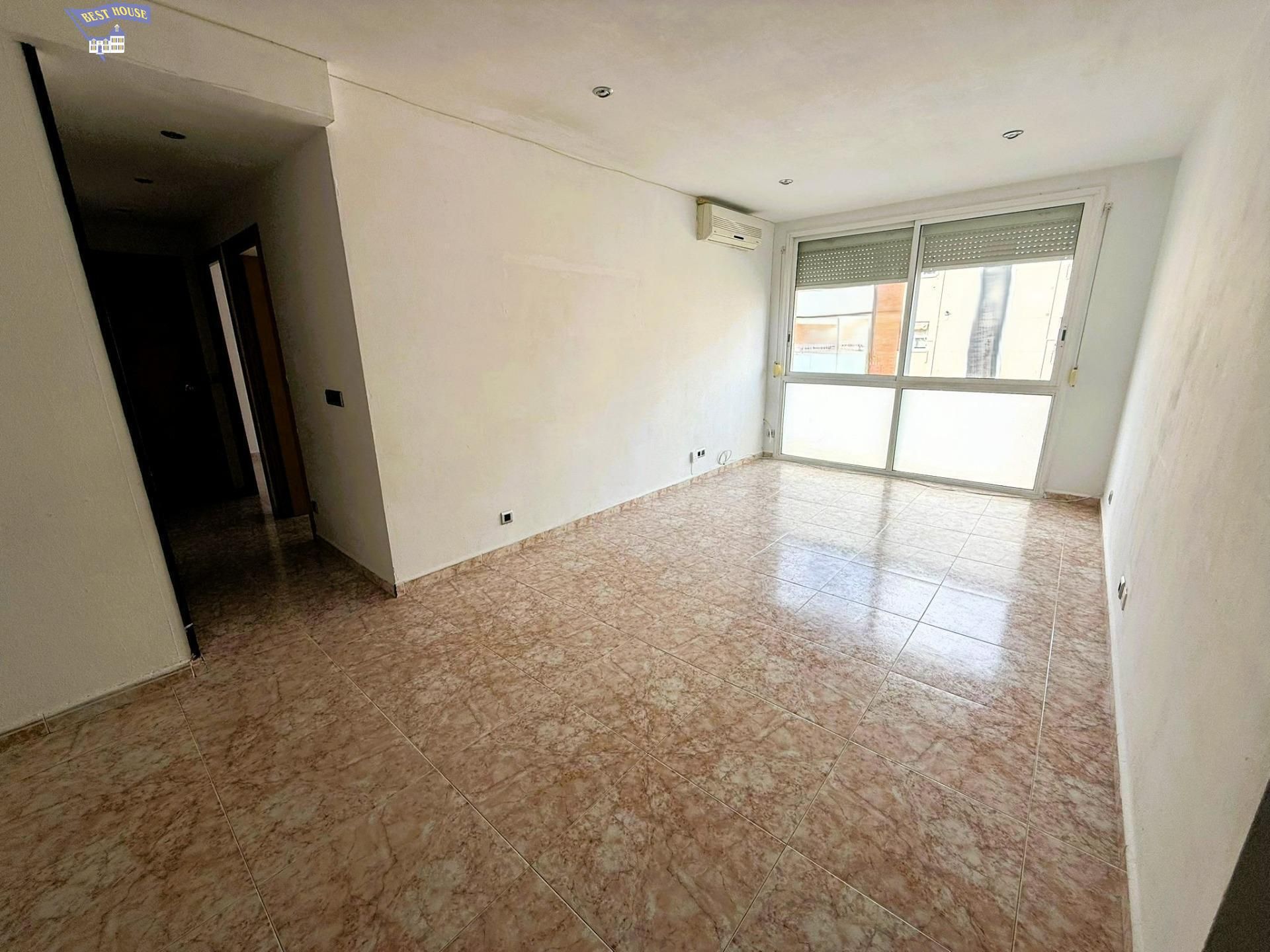 Vista exterior de Piso en venta en Terrassa con Aire acondicionado, Calefacción y Trastero